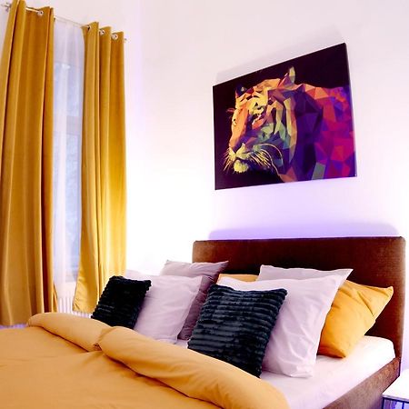 Dolce Vita Supremier Apartment Budapest Bagian luar foto