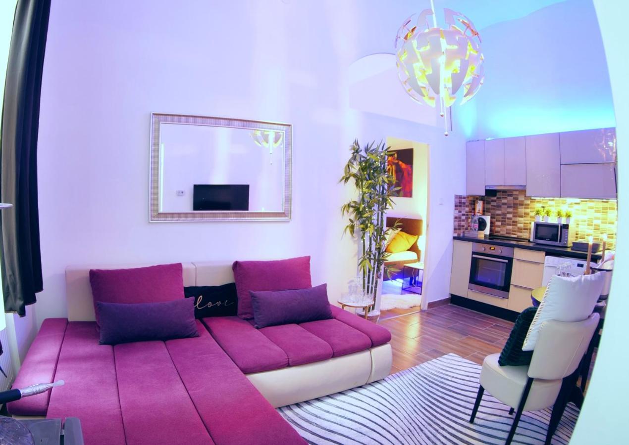 Dolce Vita Supremier Apartment Budapest Bagian luar foto