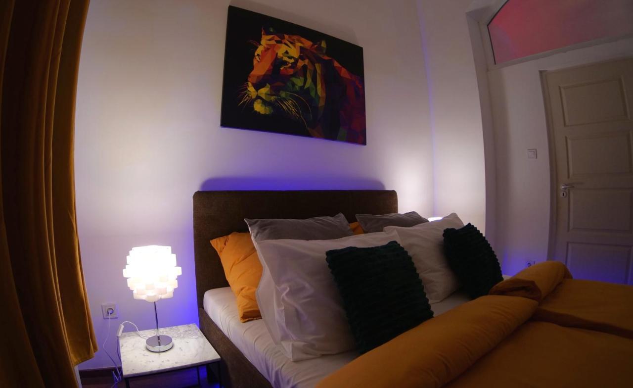 Dolce Vita Supremier Apartment Budapest Bagian luar foto