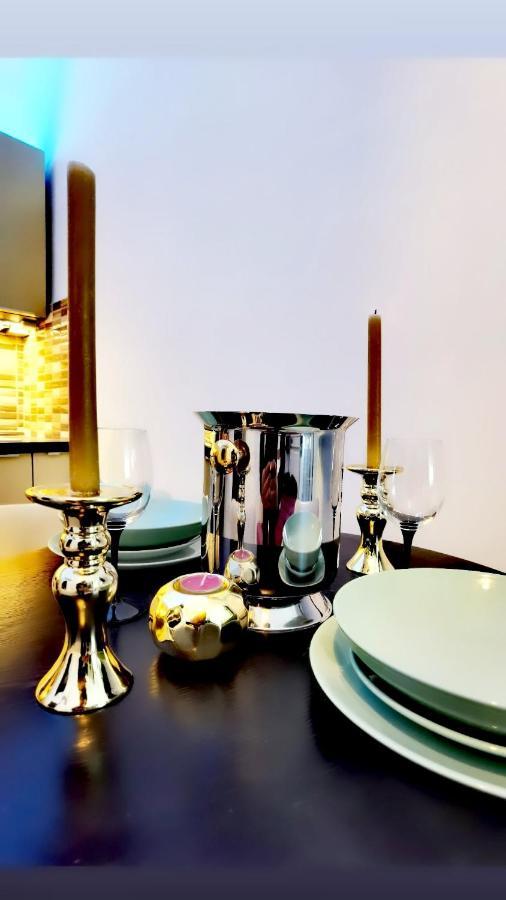 Dolce Vita Supremier Apartment Budapest Bagian luar foto