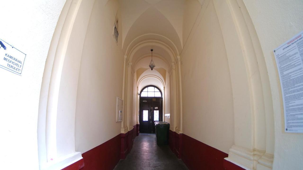 Dolce Vita Supremier Apartment Budapest Bagian luar foto