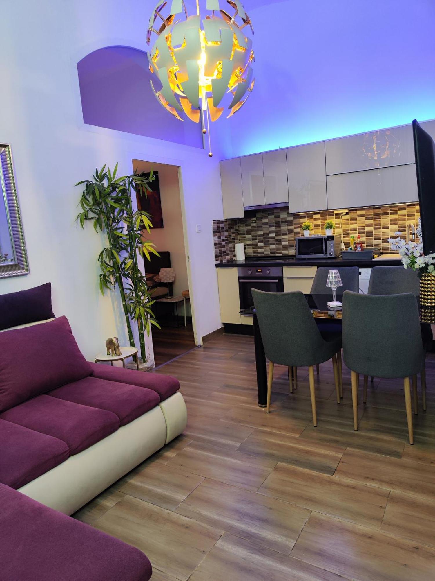 Dolce Vita Supremier Apartment Budapest Bagian luar foto