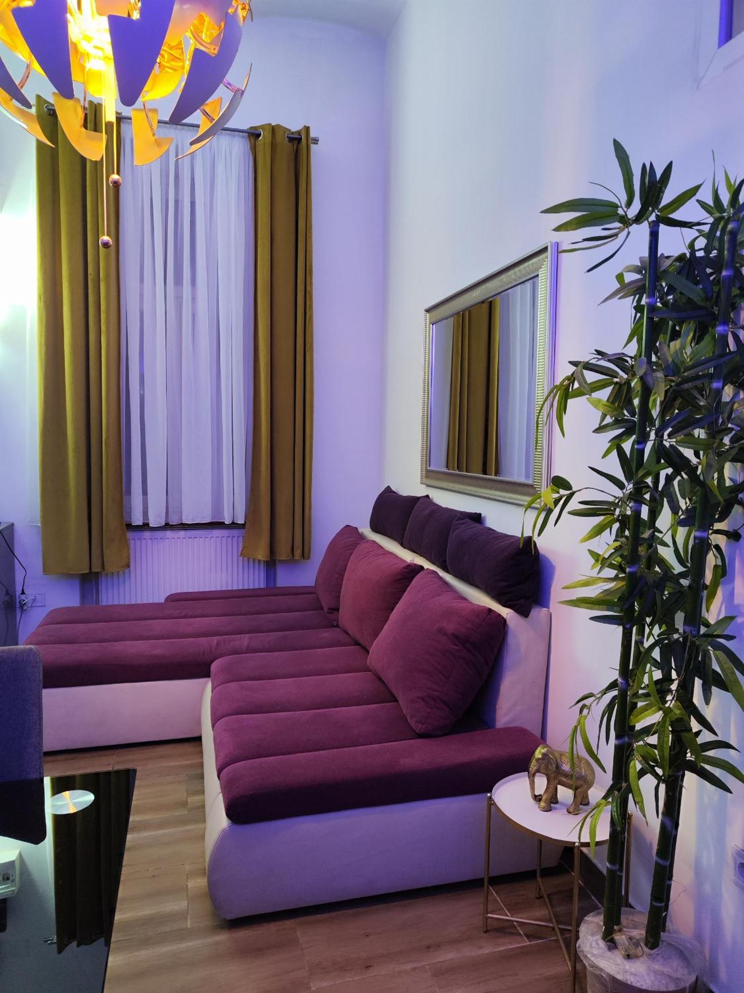 Dolce Vita Supremier Apartment Budapest Bagian luar foto